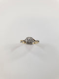 9ct yellow gold ring.