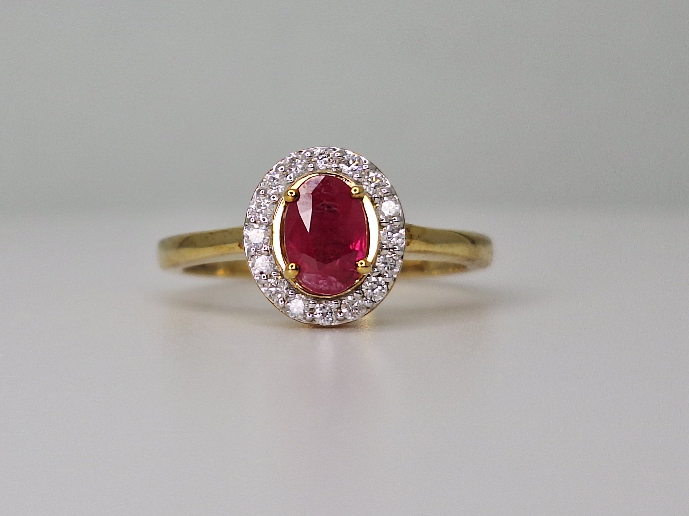 9ct yellow gold ring