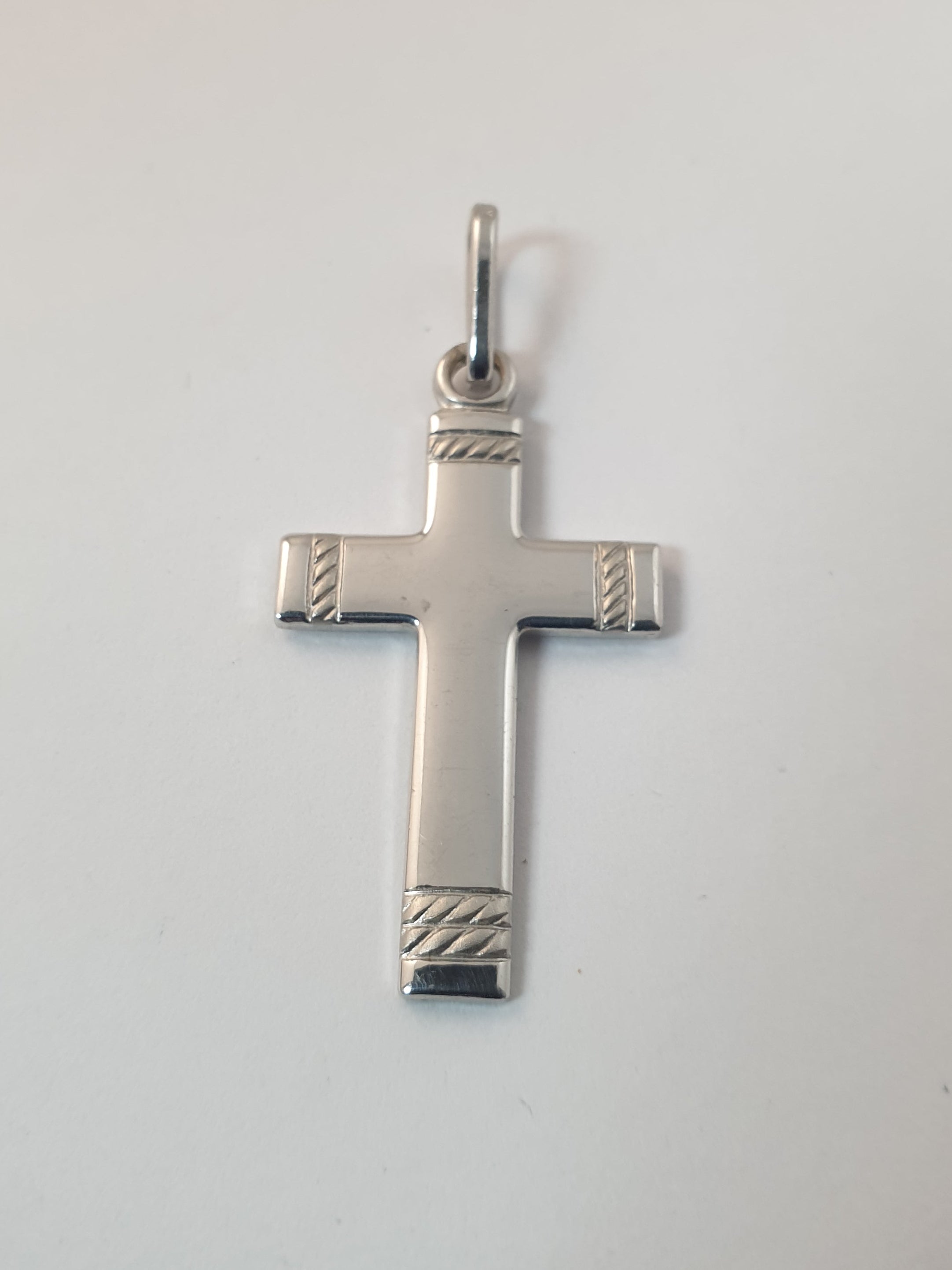 9ct white gold cross