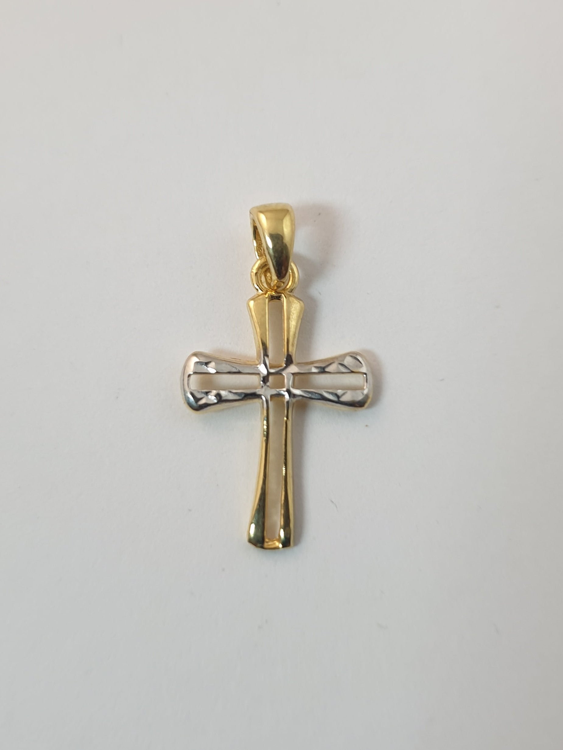 9ct yellow gold cross