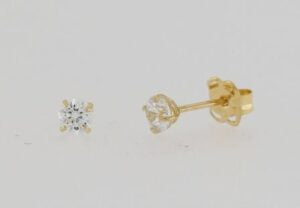 9ct yellow gold 3mm round cubic zirconia studs.