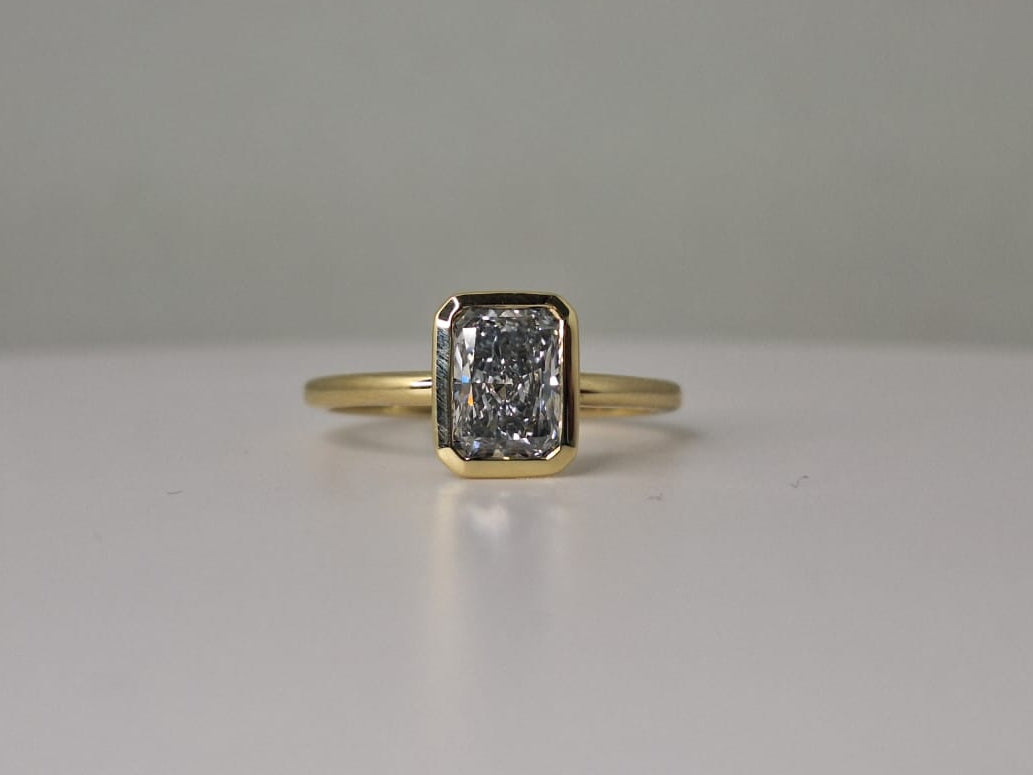 9ct yellow gold ring set with rectangle laboratory grown diamond
