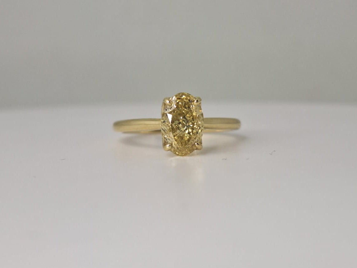 9ct yellow gold ring with laboratory grown diamond